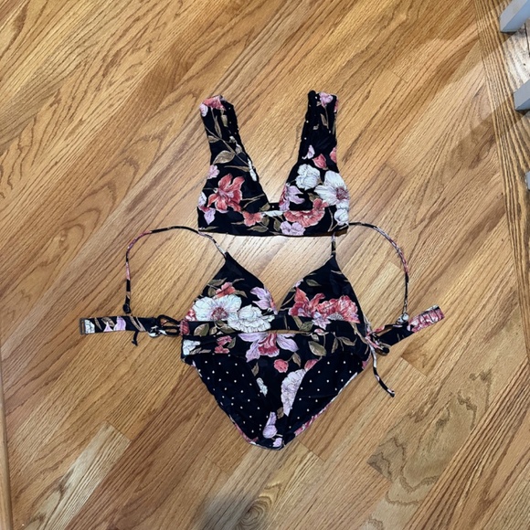 Billabong "Sweet Tide" Plunge Bikini Top, Fixed Tri Bikini Top & Bottoms - S,M - Picture 8 of 9